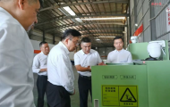 冯飞在海口专题调研固体废物专项整治工作